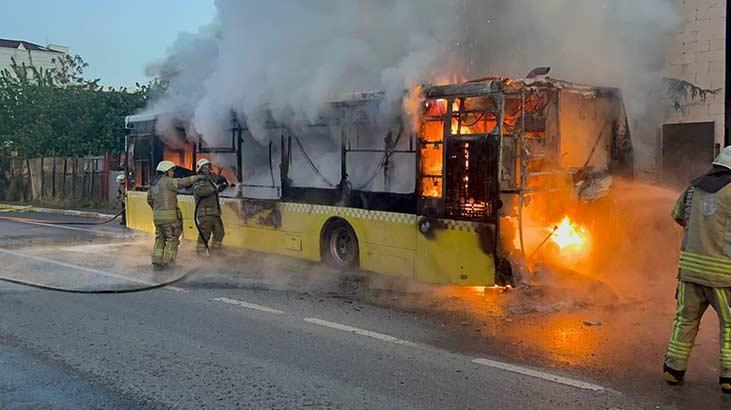 Seyir halindeki İETT otobüsü alev alev yandı