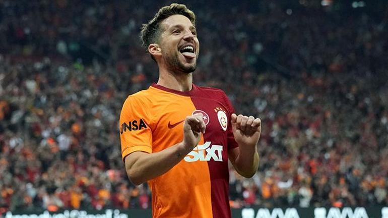 Mertens'in görüntüsünü paylaştılar: Sanki arkasında gözü varmış gibi!