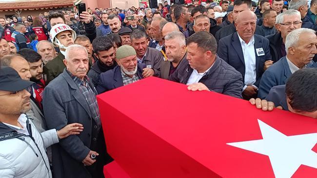 Şehit eşini 1 yaşındaki kızıyla uğurladı: Bugün bizim bayramımız Rüveyda