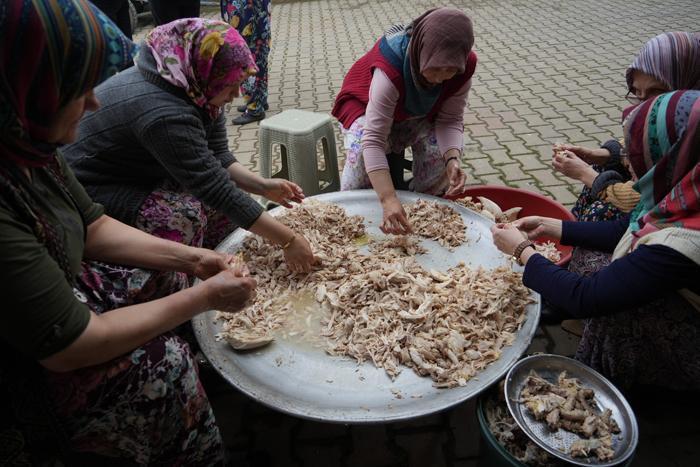 900 yıllık ziyafet! Yılda bir kez hazırlanıyor, 9 kazanda pişiriliyor